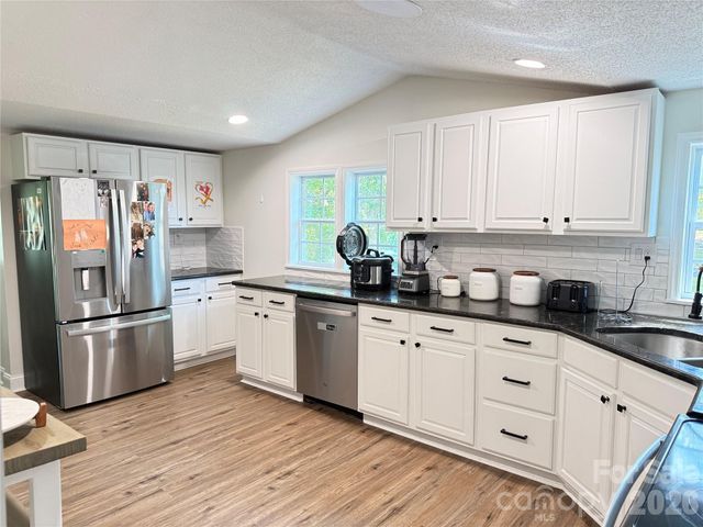 1442 Lee Pearson Road, Lenoir, NC 28645