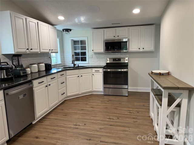 1442 Lee Pearson Road, Lenoir, NC 28645