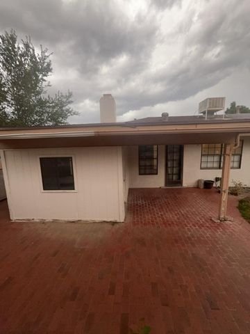 1052 Monte Largo Drive NE, Albuquerque, NM 87123