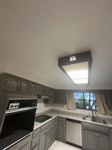 1052 Monte Largo Drive NE, Albuquerque, NM 87123