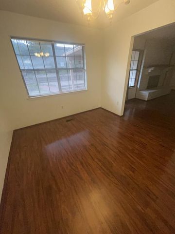 1052 Monte Largo Drive NE, Albuquerque, NM 87123