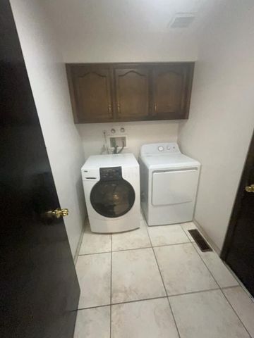 1052 Monte Largo Drive NE, Albuquerque, NM 87123