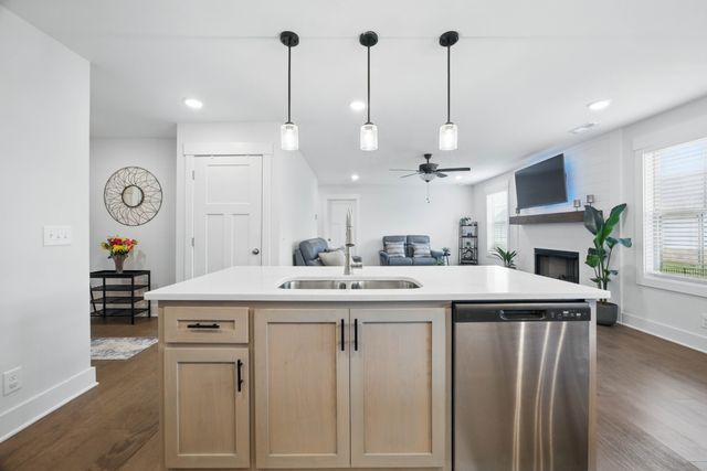 397 Frontier Dr, Clarksville, TN 37043