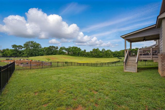 397 Frontier Dr, Clarksville, TN 37043