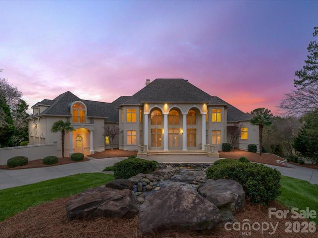 6905 Shinnecock Hill Lane, Charlotte, NC 28277