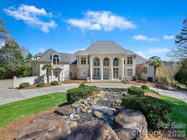 6905 Shinnecock Hill Lane, Charlotte, NC 28277