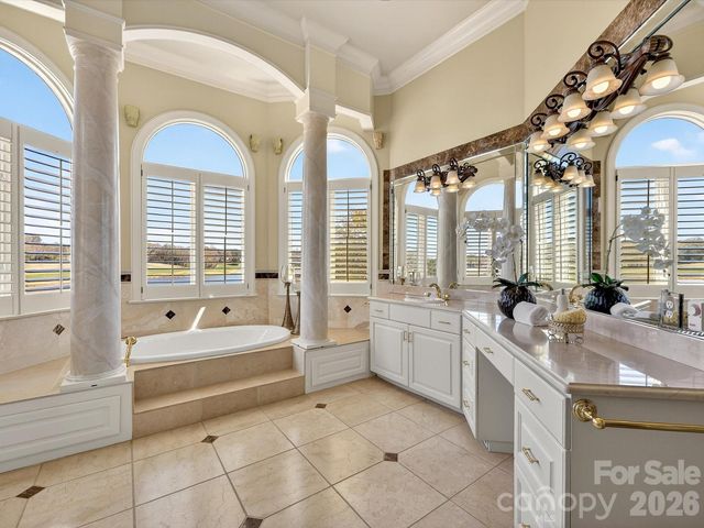 6905 Shinnecock Hill Lane, Charlotte, NC 28277