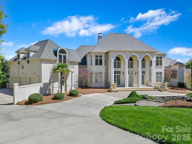 6905 Shinnecock Hill Lane, Charlotte, NC 28277