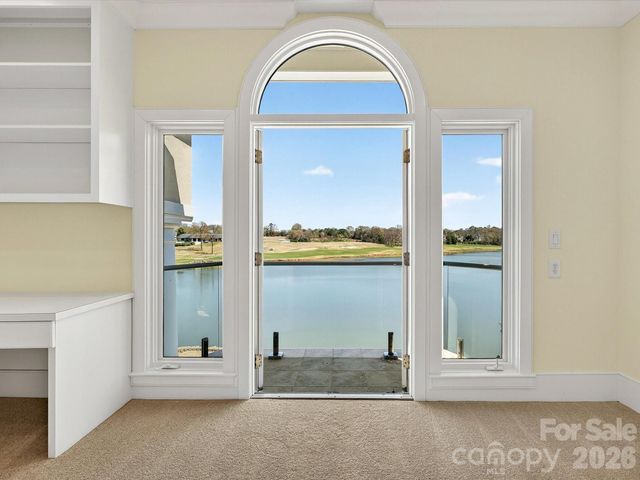 6905 Shinnecock Hill Lane, Charlotte, NC 28277