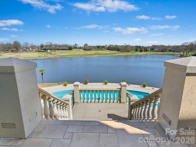 6905 Shinnecock Hill Lane, Charlotte, NC 28277