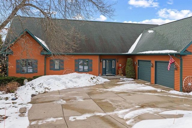 E9291 Pebblebeach Drive, Wisconsin Dells, WI 53965