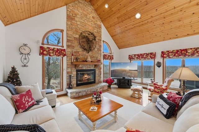 E9291 Pebblebeach Drive, Wisconsin Dells, WI 53965