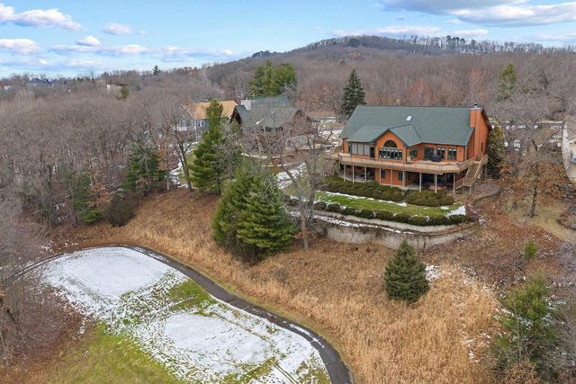 E9291 Pebblebeach Drive, Wisconsin Dells, WI 53965