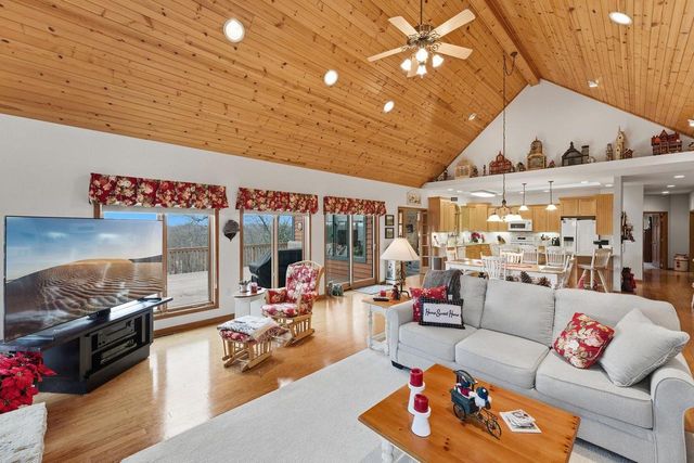 E9291 Pebblebeach Drive, Wisconsin Dells, WI 53965