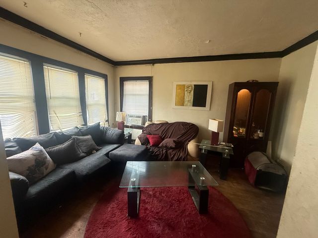8542 S Elizabeth Street, Chicago, IL 60620