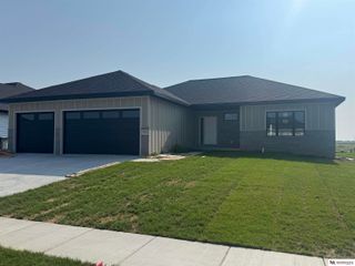 10430 S 77th Street, Lincoln, NE 68516