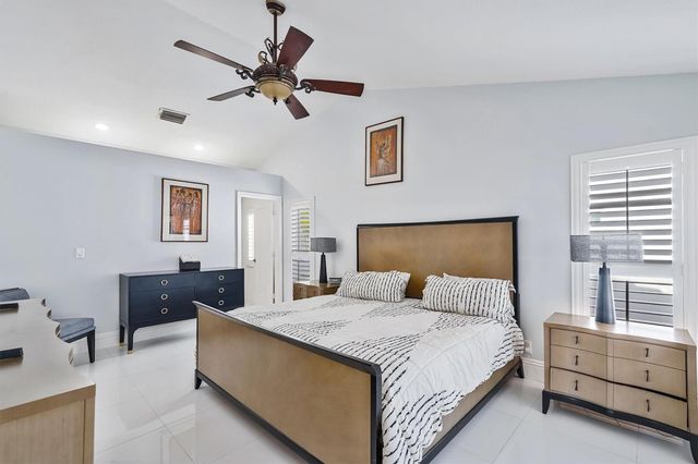 26 Dogwood Circle, Boynton Beach, FL 33436