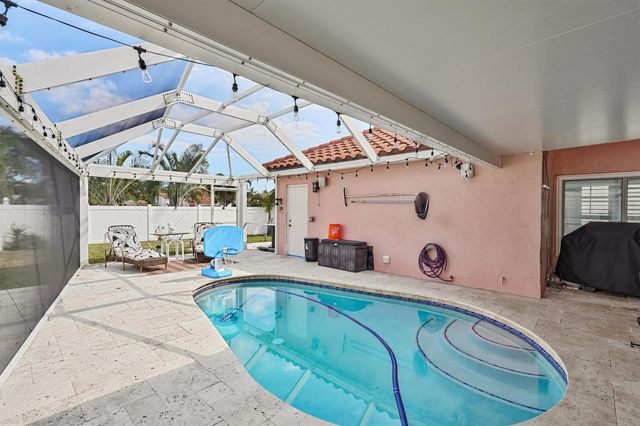 26 Dogwood Circle, Boynton Beach, FL 33436