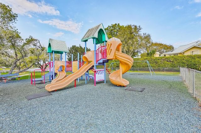 26 Dogwood Circle, Boynton Beach, FL 33436