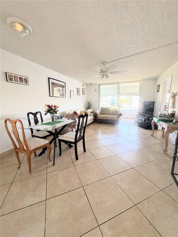 8130 Sunrise Lakes Blvd 202, Sunrise, FL 33322