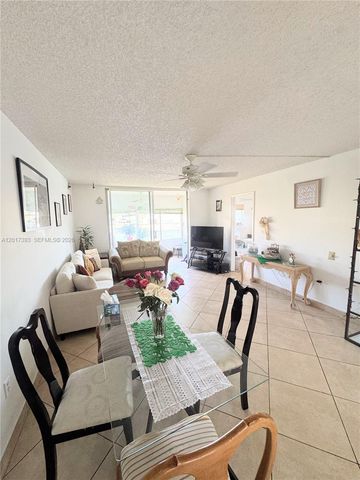 8130 Sunrise Lakes Blvd 202, Sunrise, FL 33322
