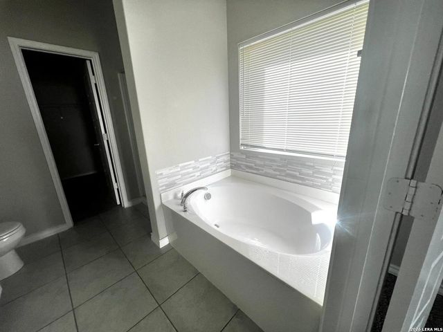 6327 SYCAMORE RUN, San Antonio, TX 78219