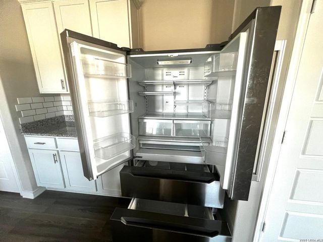 6327 SYCAMORE RUN, San Antonio, TX 78219