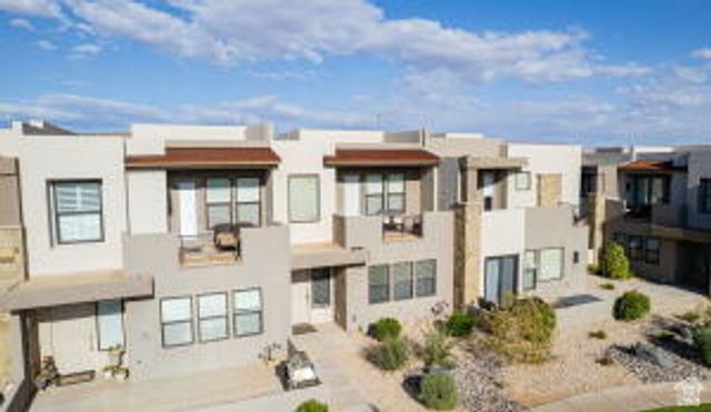 2326 N PARK DR, Washington, UT 84780