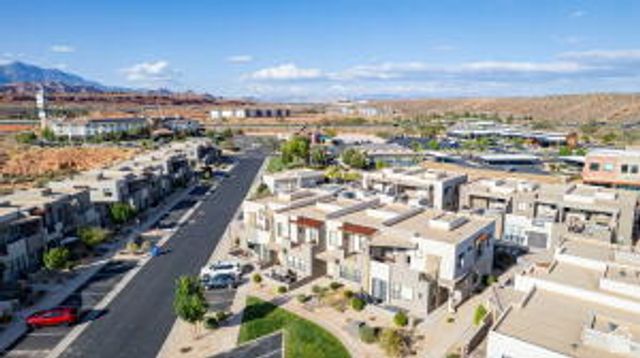 2326 N PARK DR, Washington, UT 84780