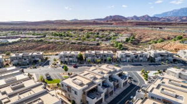 2326 N PARK DR, Washington, UT 84780