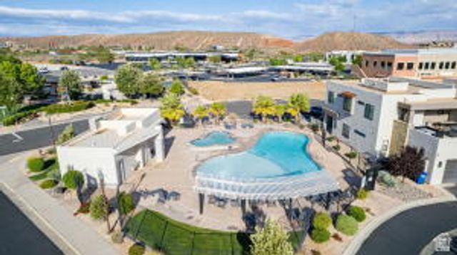 2326 N PARK DR, Washington, UT 84780