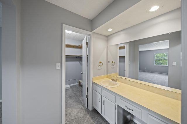 2227 Lilacwood Avenue, Columbus, OH 43229