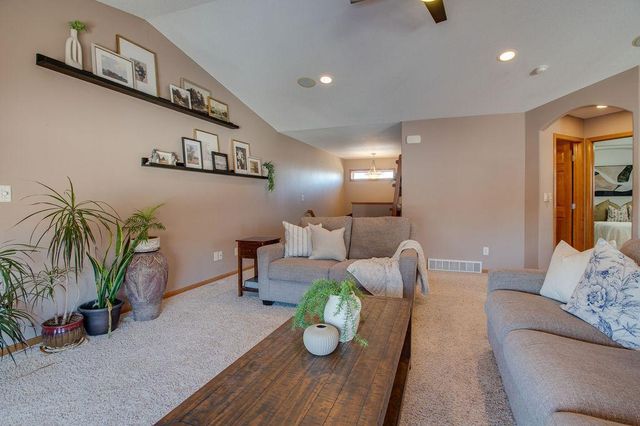 4486 53rd Street S, Fargo, ND 58104