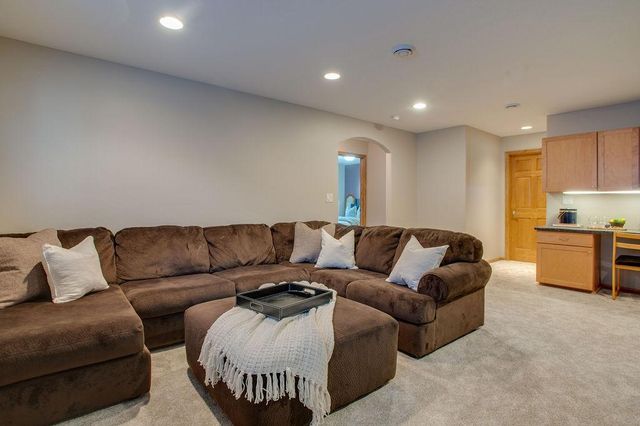 4486 53rd Street S, Fargo, ND 58104