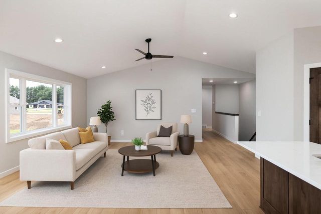 1769 Arches DRIVE, Holmen, WI 54636