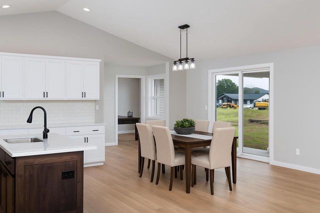 1769 Arches DRIVE, Holmen, WI 54636