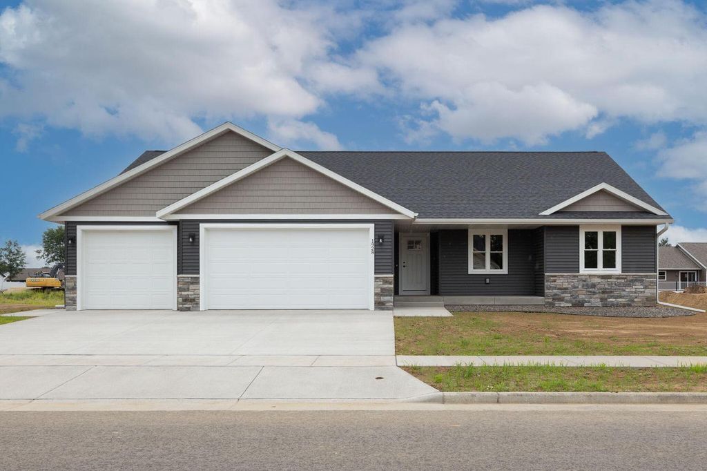 1769 Arches DRIVE, Holmen, WI 54636