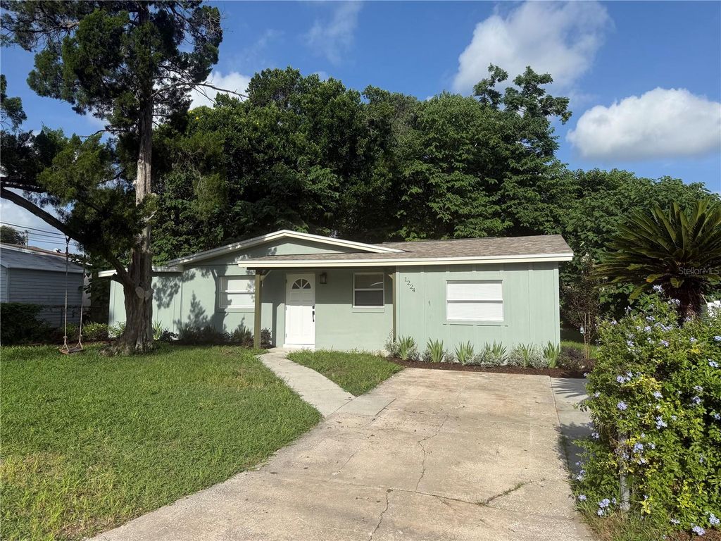 1224 HELEN STREET, Apopka, FL 32703