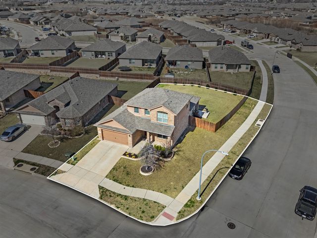 8461 Comanche Springs Drive, Fort Worth, TX 76131