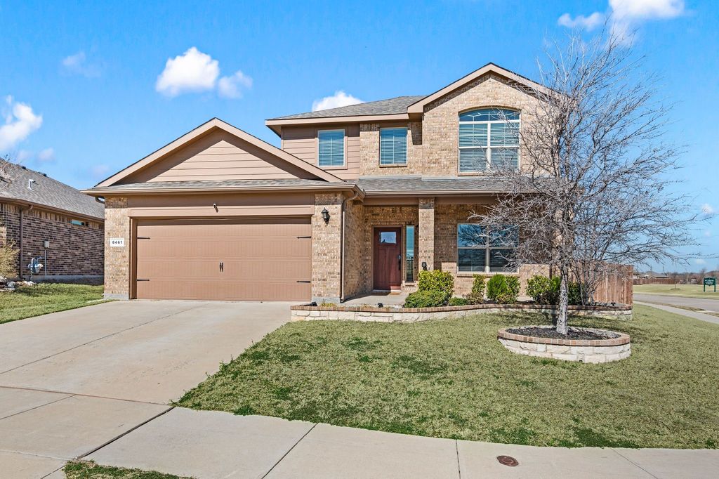 8461 Comanche Springs Drive, Fort Worth, TX 76131