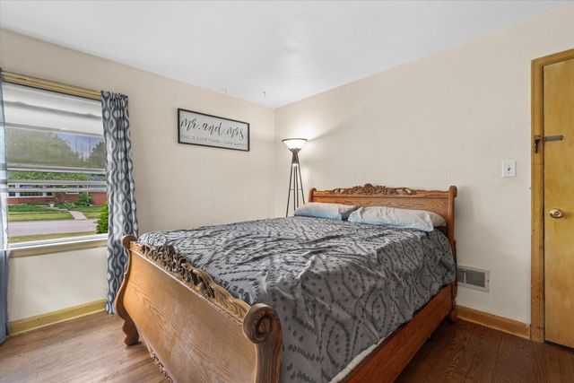 637 Oak STREET, South Milwaukee, WI 53172