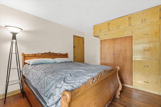 637 Oak STREET, South Milwaukee, WI 53172