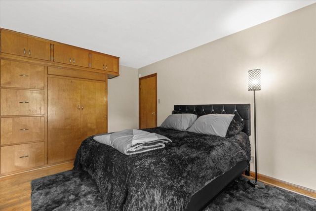 637 Oak STREET, South Milwaukee, WI 53172