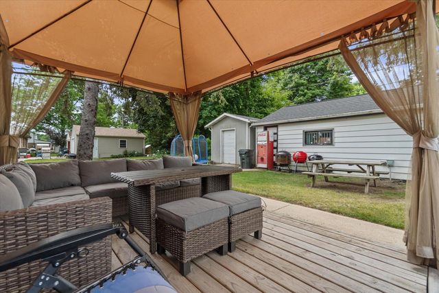637 Oak STREET, South Milwaukee, WI 53172