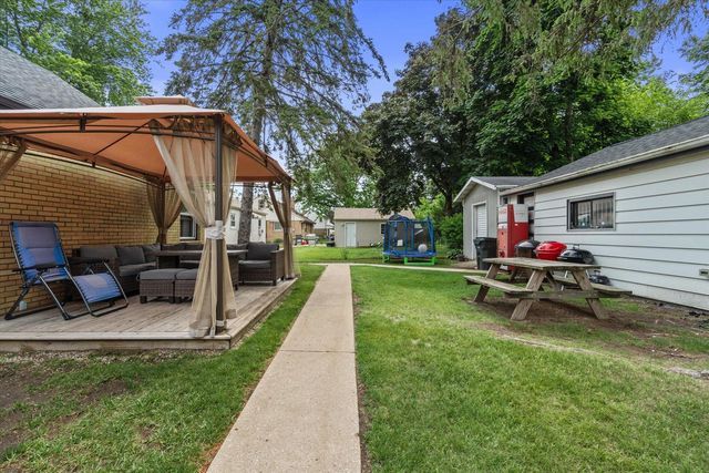 637 Oak STREET, South Milwaukee, WI 53172