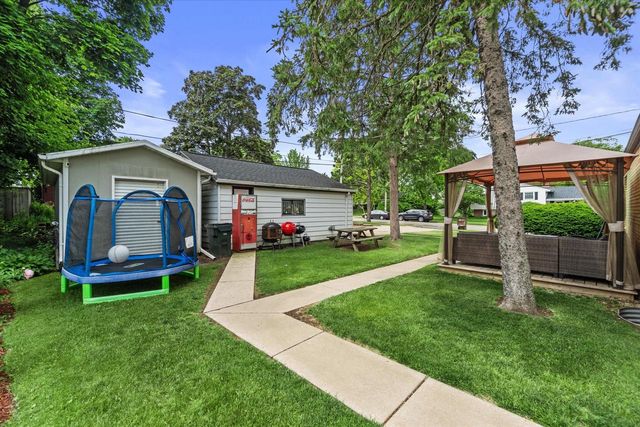 637 Oak STREET, South Milwaukee, WI 53172
