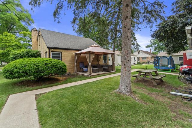 637 Oak STREET, South Milwaukee, WI 53172