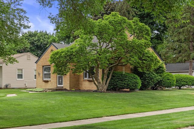 637 Oak STREET, South Milwaukee, WI 53172