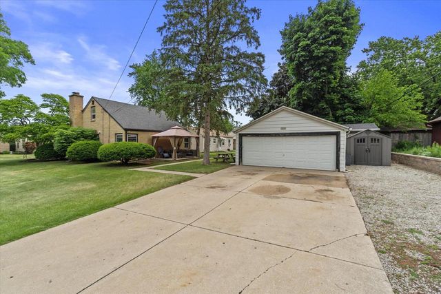 637 Oak STREET, South Milwaukee, WI 53172