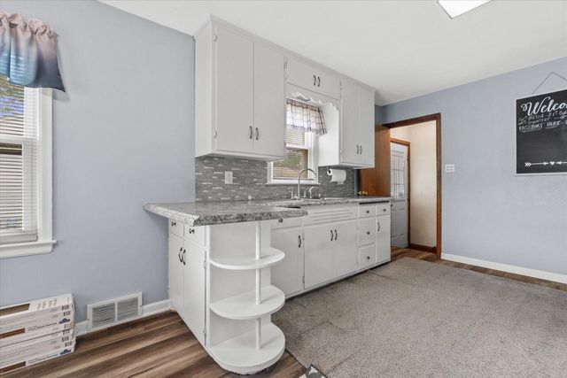 637 Oak STREET, South Milwaukee, WI 53172